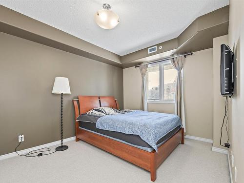 201 9707 106 Street, Edmonton, AB - Indoor Photo Showing Bedroom