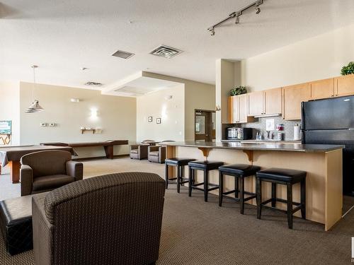 127 160 Magrath Road, Edmonton, AB - Indoor Photo Showing Kitchen