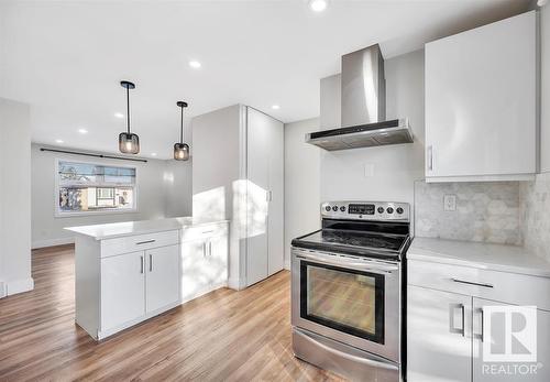 Upper 9907 170 Avenue, Edmonton, AB - Indoor Photo Showing Kitchen With Upgraded Kitchen