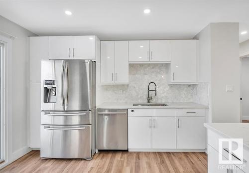 Upper 9907 170 Avenue, Edmonton, AB - Indoor Photo Showing Kitchen With Upgraded Kitchen