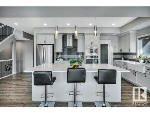 3971 5 Avenue, Edmonton, AB - Indoor Photo Showing Kitchen With Upgraded Kitchen