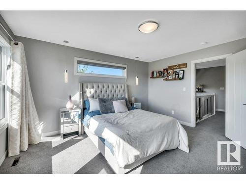 3971 5 Avenue, Edmonton, AB - Indoor Photo Showing Bedroom