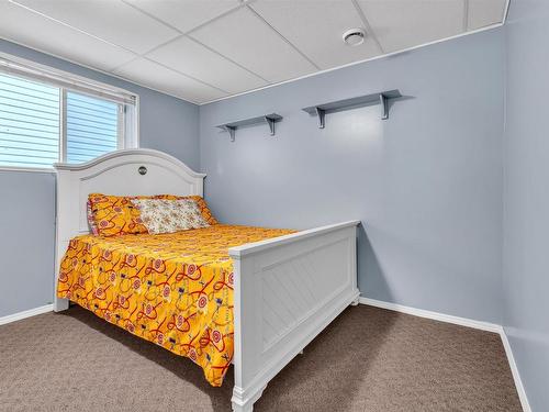 8307 170 Avenue, Edmonton, AB - Indoor Photo Showing Bedroom