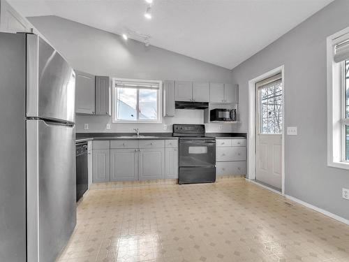 8307 170 Avenue, Edmonton, AB - Indoor Photo Showing Kitchen