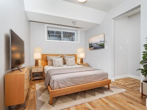 17715 59 Street, Edmonton, AB - Indoor Photo Showing Bedroom