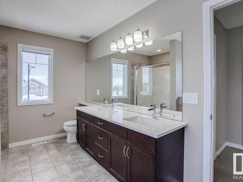 3520 Claxton Crescent, Edmonton, AB - Indoor Photo Showing Bathroom