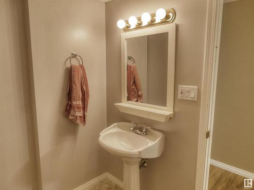 5803 50 Ave, Barrhead, AB - Indoor Photo Showing Bathroom