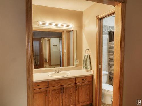 5803 50 Ave, Barrhead, AB - Indoor Photo Showing Bathroom