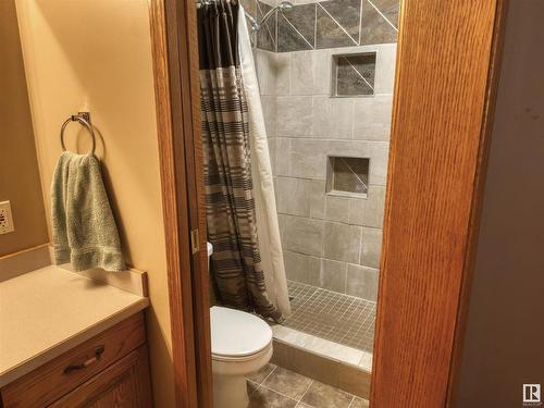 5803 50 Ave, Barrhead, AB - Indoor Photo Showing Bathroom