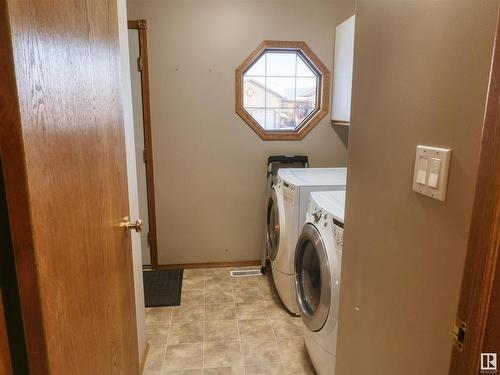 5803 50 Ave, Barrhead, AB - Indoor Photo Showing Laundry Room