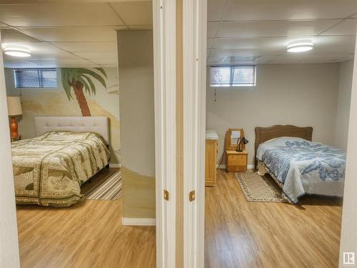 5803 50 Ave, Barrhead, AB - Indoor Photo Showing Bedroom