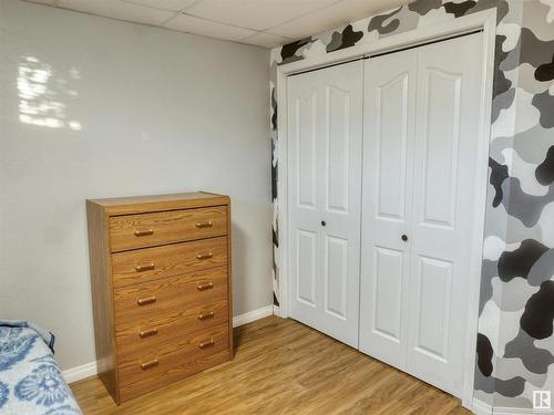 5803 50 Ave, Barrhead, AB - Indoor Photo Showing Bedroom