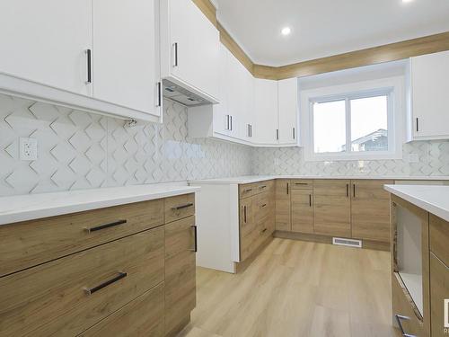 112 28 Street, Edmonton, AB - Indoor Photo Showing Kitchen