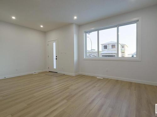 112 28 Street, Edmonton, AB - Indoor Photo Showing Other Room