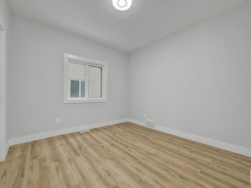 1731 19 Street, Edmonton, AB - Indoor Photo Showing Other Room