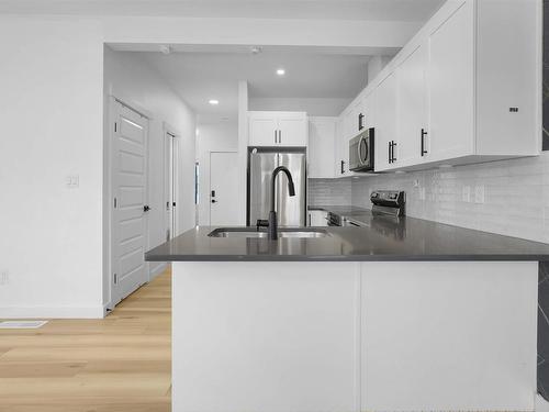 2 1910 Collip View View, Edmonton, AB - Indoor Photo Showing Kitchen