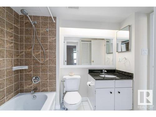 1805 10149 Saskatchewan Drive, Edmonton, AB - Indoor Photo Showing Bathroom