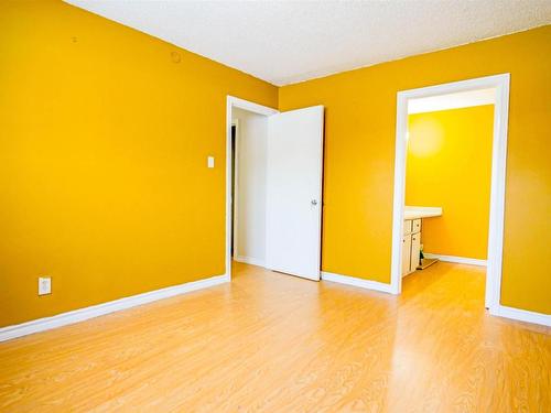 8437 29 Avenue, Edmonton, AB - Indoor Photo Showing Other Room