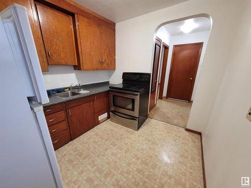 11324 124 Street, Edmonton, AB - Indoor Photo Showing Kitchen With Double Sink