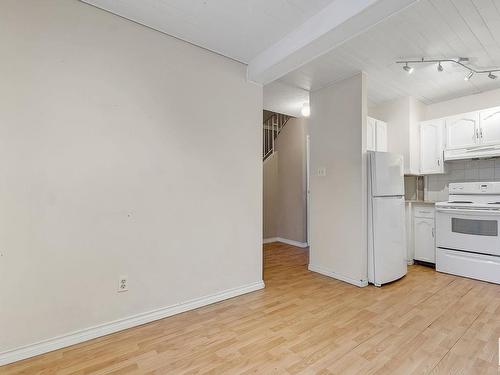 406 Clareview Road, Edmonton, AB - Indoor Photo Showing Kitchen