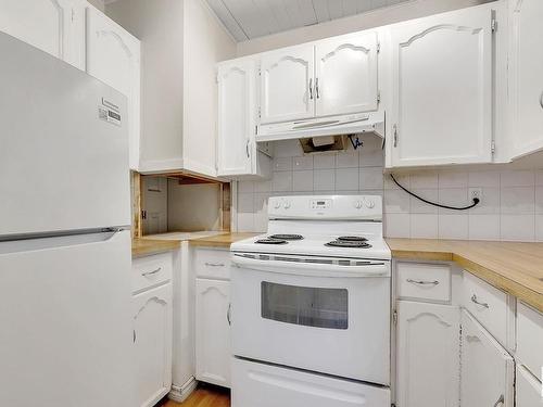 406 Clareview Road, Edmonton, AB - Indoor Photo Showing Kitchen