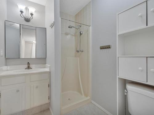 3103 104 Street, Edmonton, AB - Indoor Photo Showing Bathroom