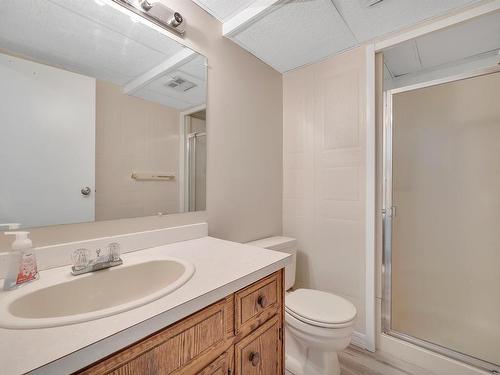 3103 104 Street, Edmonton, AB - Indoor Photo Showing Bathroom