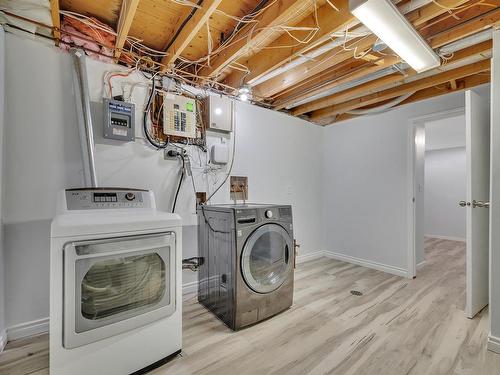 3103 104 Street, Edmonton, AB - Indoor Photo Showing Laundry Room