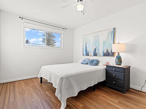 G 16405 89 Avenue, Edmonton, AB - Indoor Photo Showing Bedroom