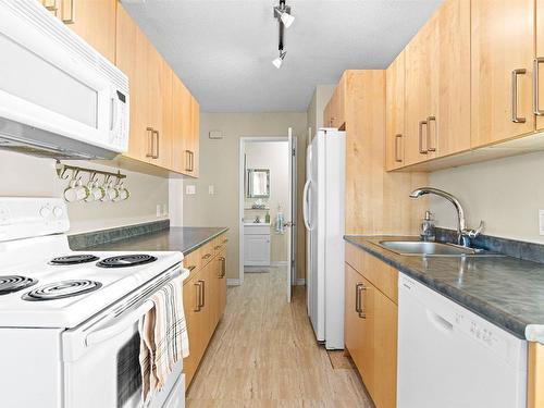 G 16405 89 Avenue, Edmonton, AB - Indoor Photo Showing Kitchen