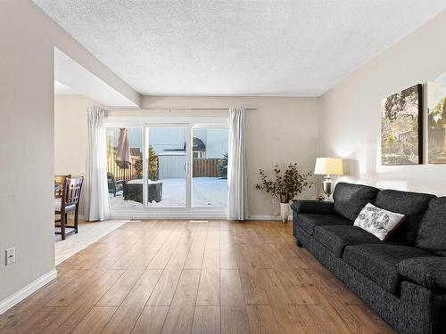 G 16405 89 Avenue, Edmonton, AB - Indoor Photo Showing Living Room