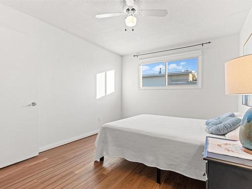 G 16405 89 Avenue, Edmonton, AB - Indoor Photo Showing Bedroom