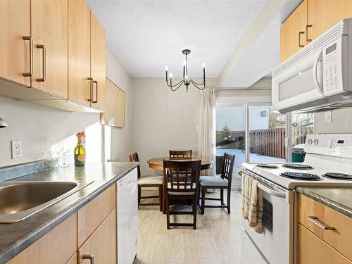 G 16405 89 Avenue, Edmonton, AB - Indoor Photo Showing Kitchen