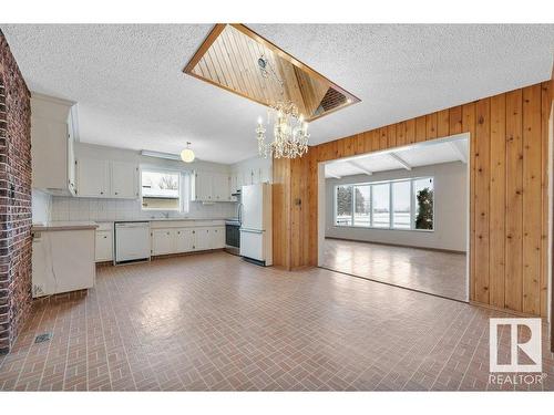 5217 44 Avenue, Smoky Lake Town, AB - Indoor