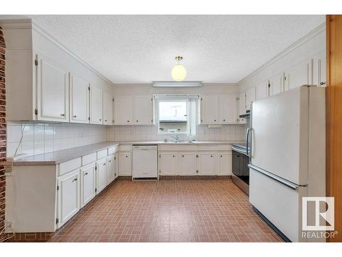 5217 44 Avenue, Smoky Lake Town, AB - Indoor Photo Showing Kitchen