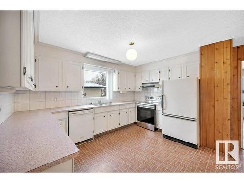 5217 44 Avenue, Smoky Lake Town, AB - Indoor Photo Showing Kitchen