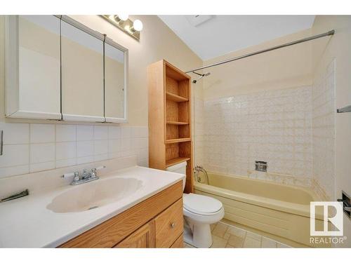 5217 44 Avenue, Smoky Lake Town, AB - Indoor Photo Showing Bathroom