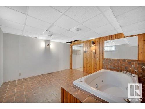 5217 44 Avenue, Smoky Lake Town, AB - Indoor Photo Showing Bathroom