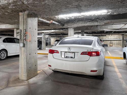 #347 6079 Maynard Way, Edmonton, AB - Indoor Photo Showing Garage