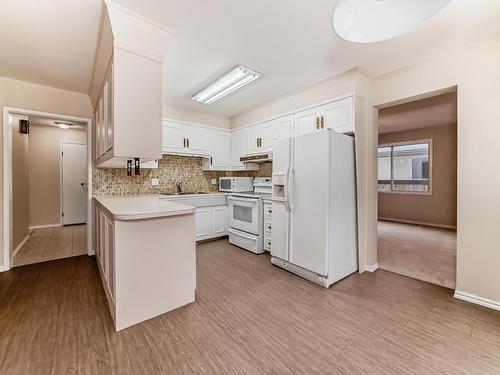 3221 112C Street, Edmonton, AB - Indoor Photo Showing Kitchen