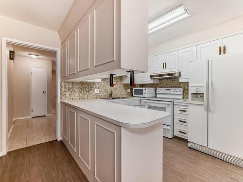 3221 112C Street, Edmonton, AB - Indoor Photo Showing Kitchen