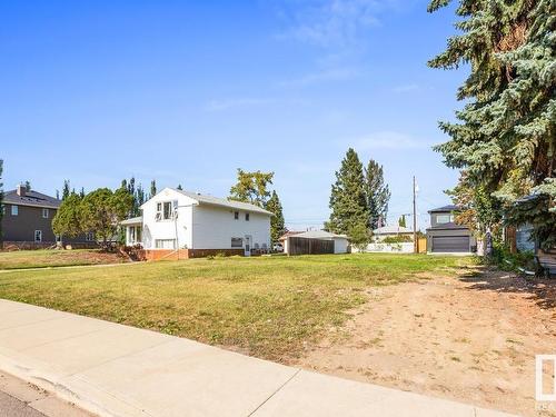 8710 Strathearn Drive, Edmonton, AB 