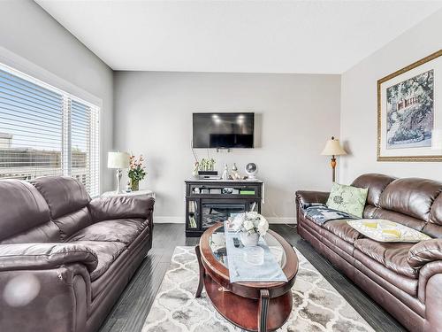 2804 16 Avenue, Edmonton, AB - Indoor Photo Showing Living Room