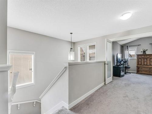 2804 16 Avenue, Edmonton, AB - Indoor Photo Showing Other Room