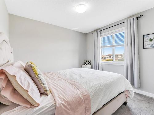 2804 16 Avenue, Edmonton, AB - Indoor Photo Showing Bedroom