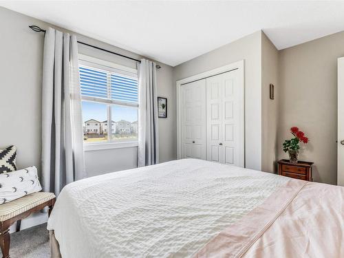 2804 16 Avenue, Edmonton, AB - Indoor Photo Showing Bedroom