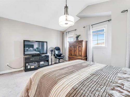 2804 16 Avenue, Edmonton, AB - Indoor Photo Showing Bedroom