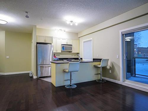 114 1230 Windermere Way, Edmonton, AB - Indoor Photo Showing Kitchen