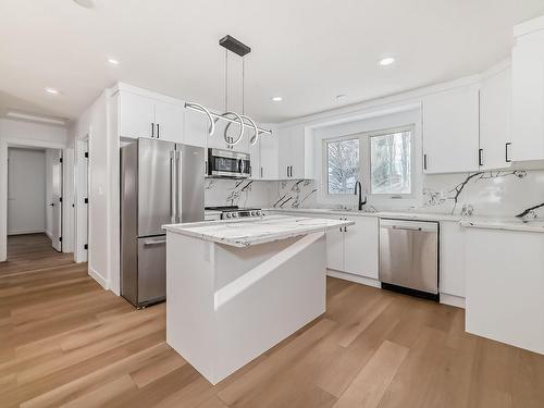 Edmonton, AB - Indoor Photo Showing Kitchen