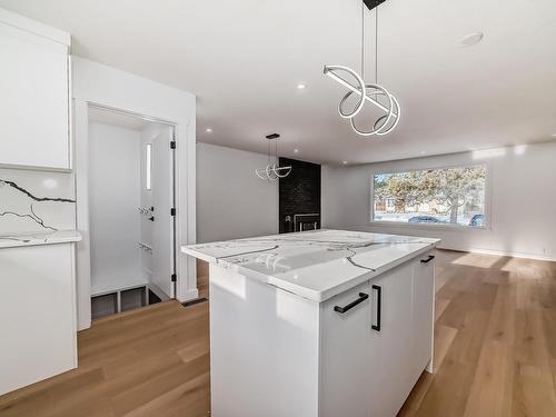 Edmonton, AB - Indoor Photo Showing Kitchen